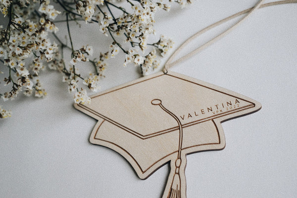 Graduation Tag, Class Of 2022, Keepsake Piece, Grad Hat, Wooden Ornament, Personalized Custom Name Sign, Graduation Gift Tag